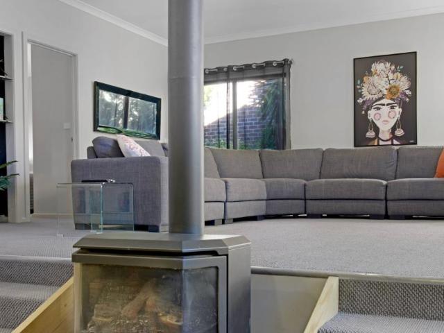 House for sale in Canadian, Victoria