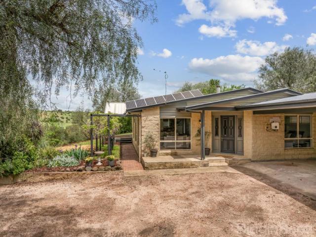 House for sale in Glendaruel, Victoria