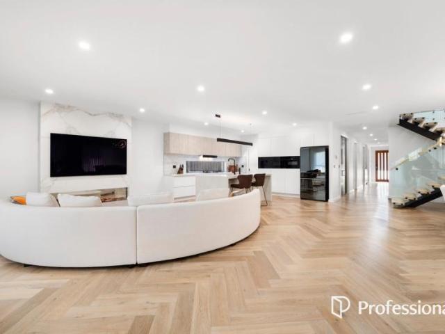 House for sale in Tullamore Doncaster, Melbourne