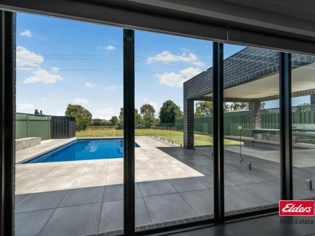 House for sale in Southlakes, Dubbo