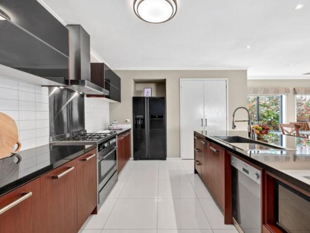 House for sale in Mount Waverley, Melbourne