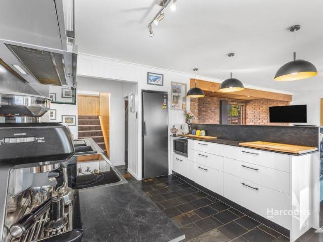 House for sale in Preservation Bay, Penguin