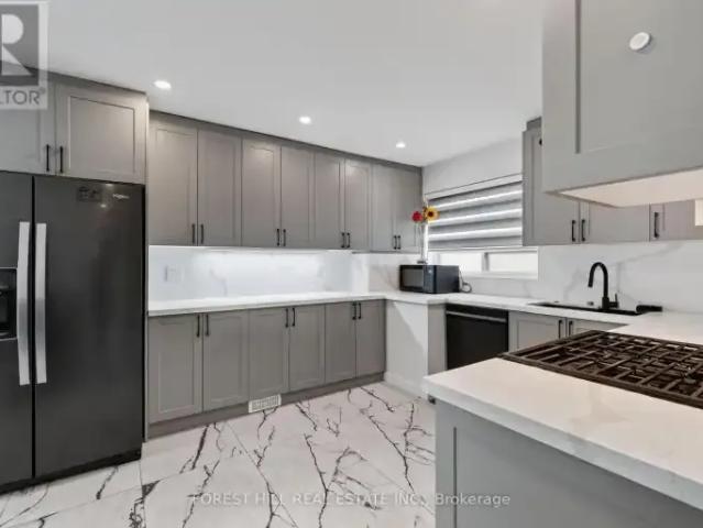 House for rent in Beverley Acres, Richmond Hill