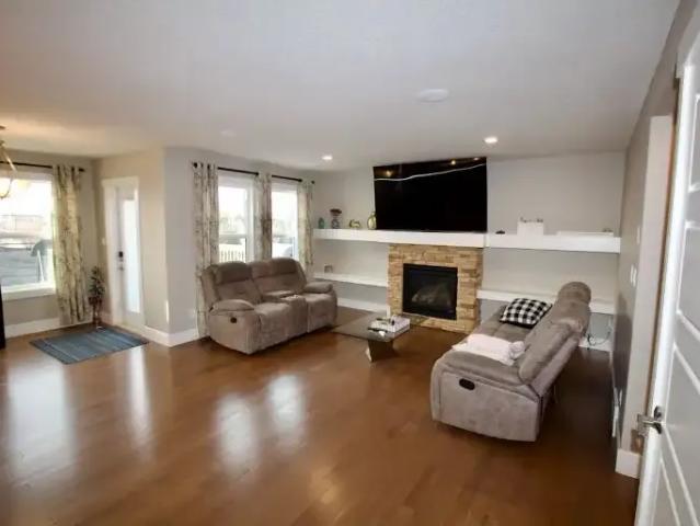 House for rent in Emerald Hills, Sherwood Park