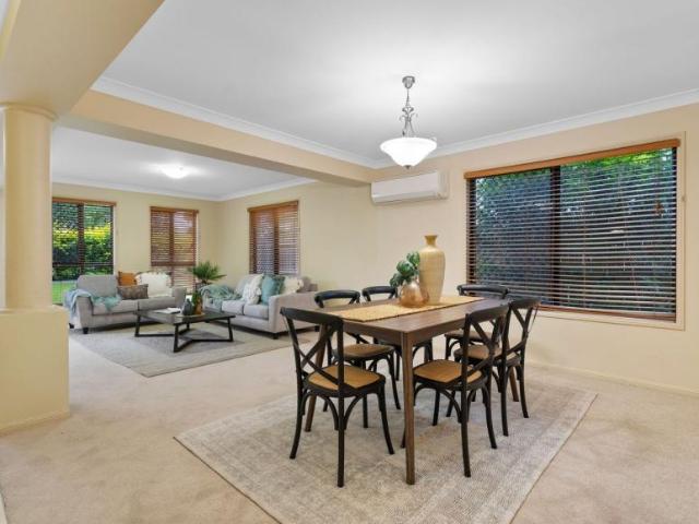 House for rent in Sinnamon Park, Greater Brisbane