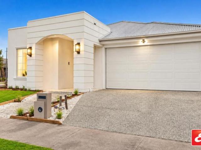 House for sale in Alamora, Melbourne