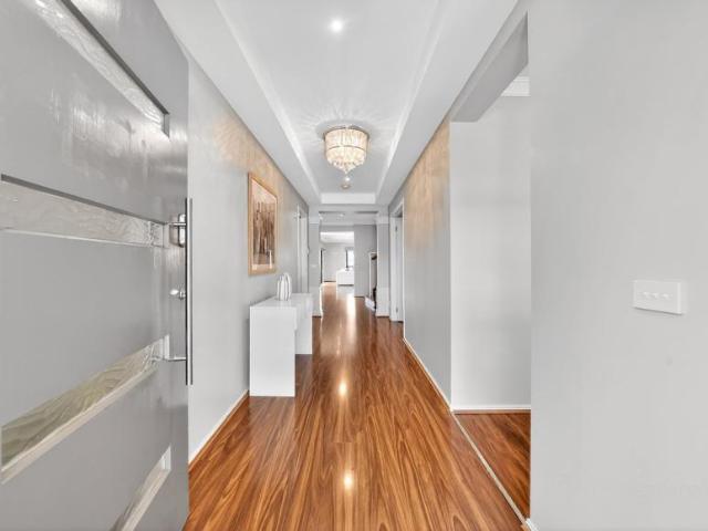 House for rent in Taylors Hill, Melbourne