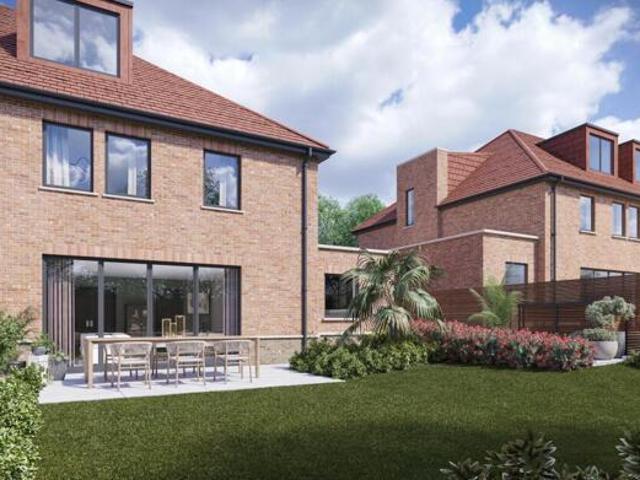 House for sale in Greater London
