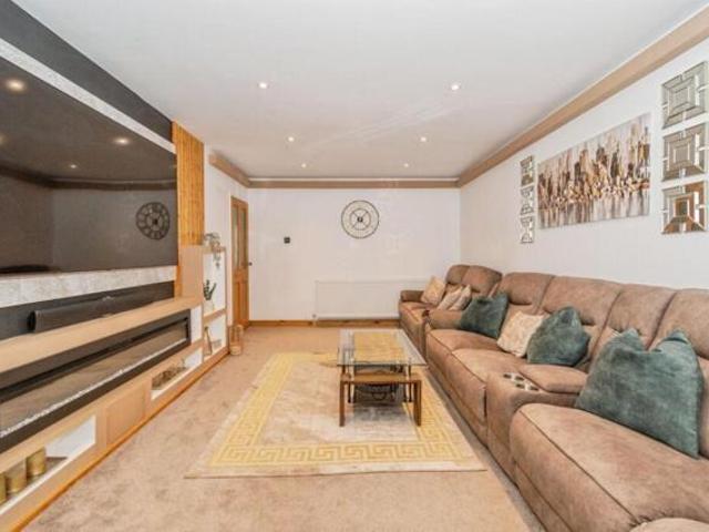 House for sale in Allerton, West Yorkshire