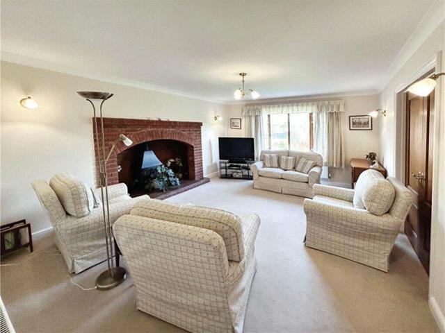 House for sale in Broadway, Murcot