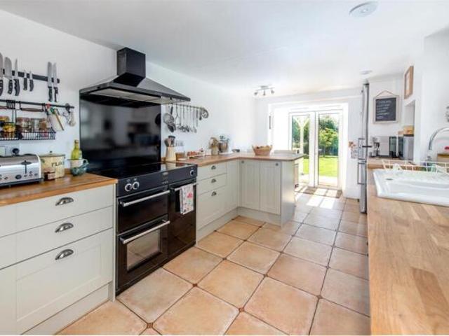 House for sale in Broadway