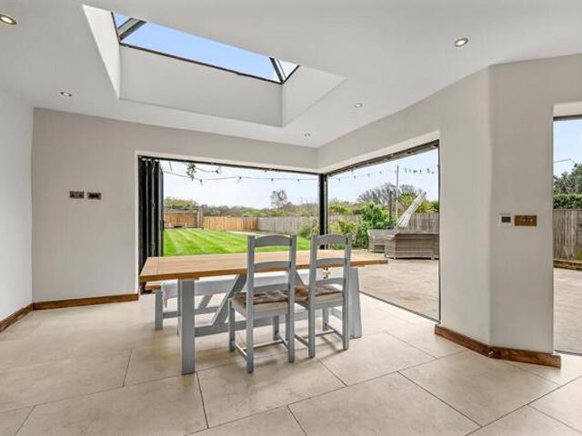 House for sale in Chalfont St. Peter, Denham