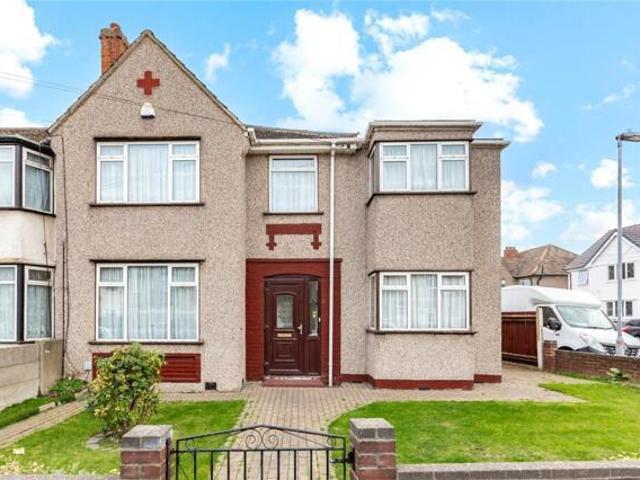 House for sale in Dagenham, Greater London