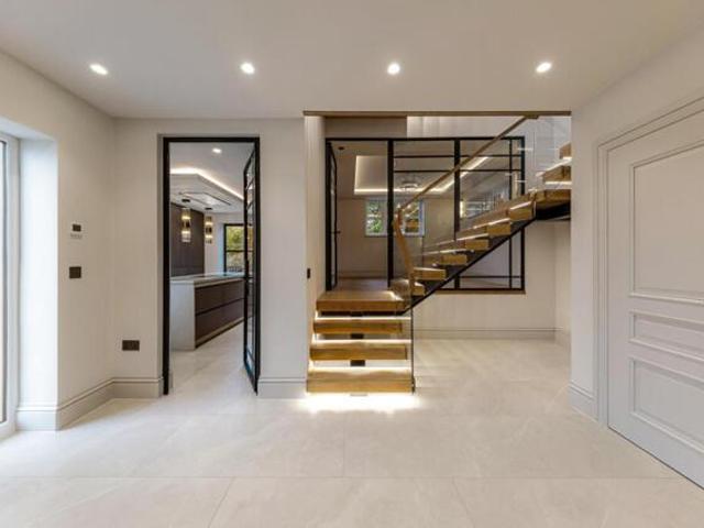 House for sale in Henley-on-Thames, Berrick Salome