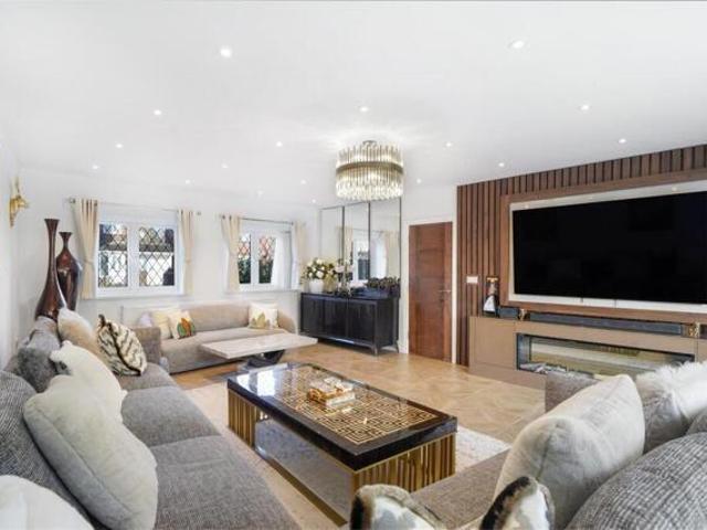 House for sale in Lower Halliford, Surrey