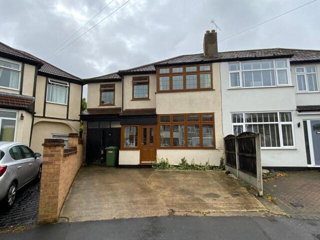 House for sale in Hornchurch, Greater London