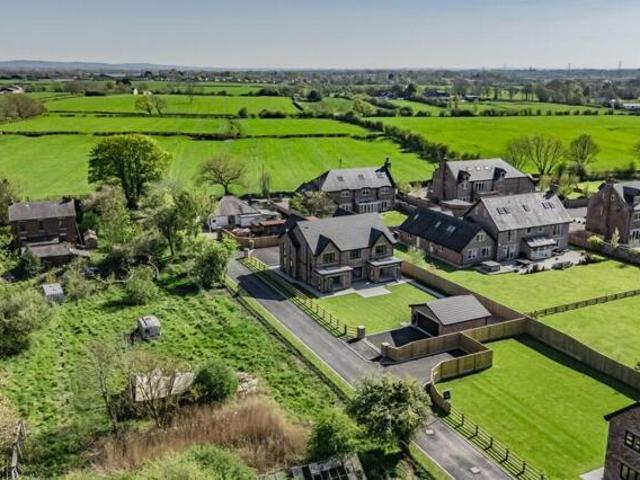 House for sale in Longton, Firbank