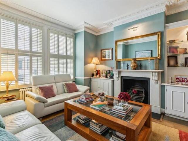 House for sale in Greater London