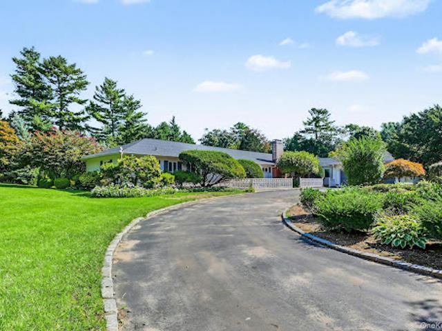 House for sale in Port Washington, Nassau County