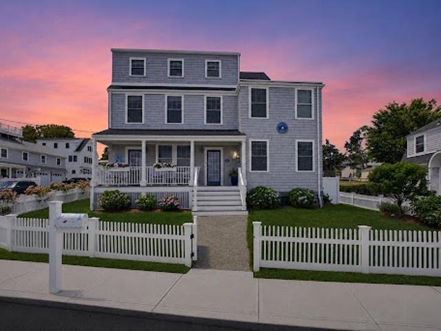 House for sale in Manomet, Massachusetts