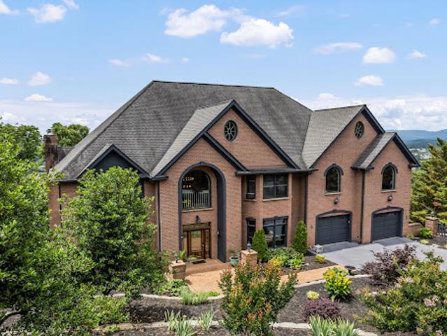 House for sale in Weaverville, North Carolina