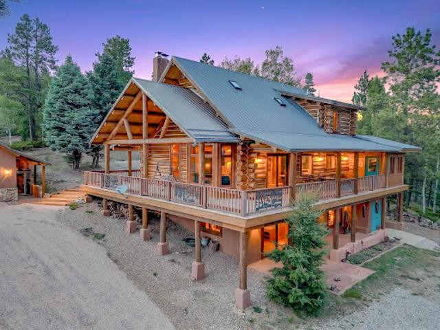 House for sale in Taos, Taos County