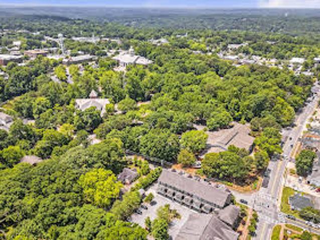 House for sale in Roswell