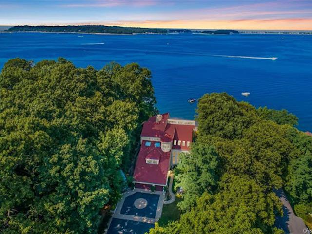 House for sale in Huntington, New York