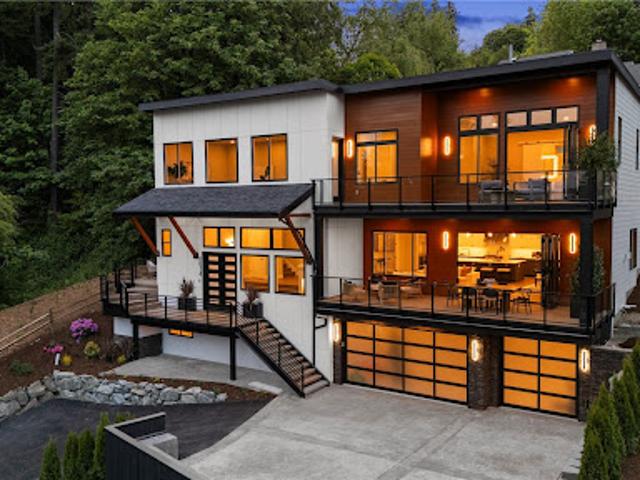 House for sale in Kirkland House for sale in Kirkland