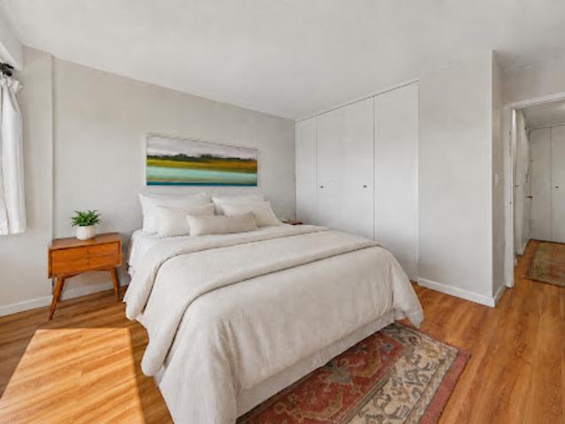 House for sale in Hudson, New Jersey