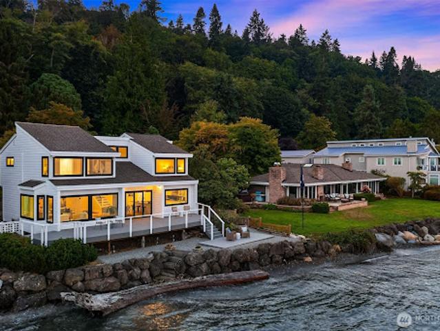 House for sale in Bainbridge Island, Washington