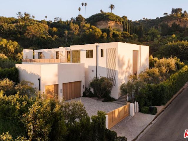 House for sale in Canoga Park, California