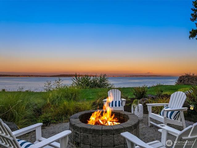 House for sale in Bainbridge Island, Washington