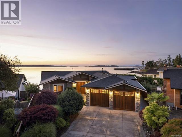 House for sale in Sidney, British Columbia