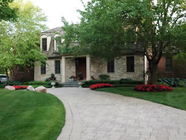 House for sale in Lake Forest