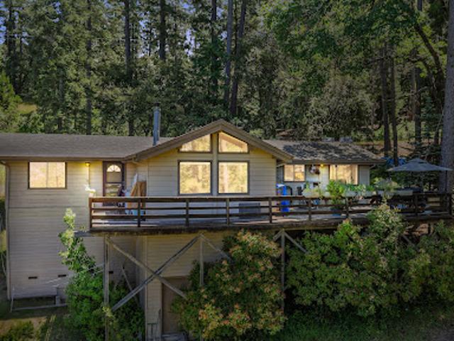 House for sale in Pioneer