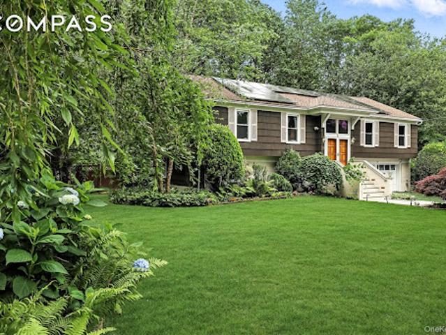 House for sale in Scarsdale, New York