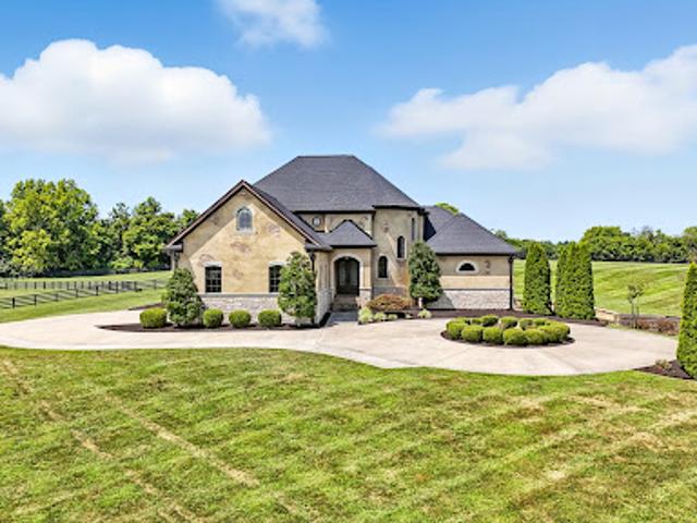 House for sale in Simpsonville, Kentucky