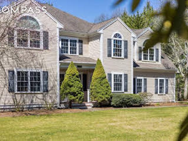 House for sale in Mashpee