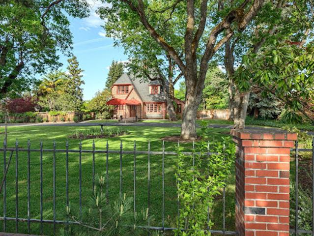 House for sale in Medford, Oregon