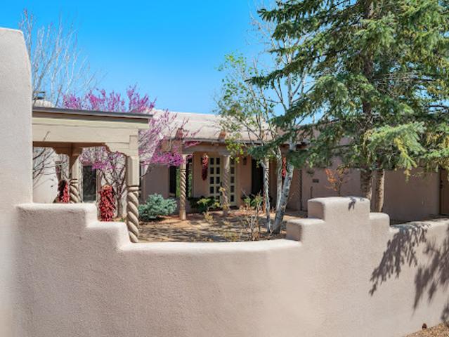 House for sale in Santa Fe, New Mexico