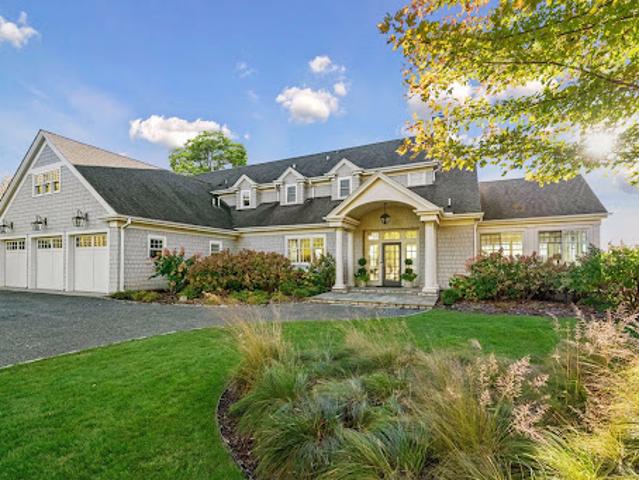 House for sale in Wayzata, Hennepin County