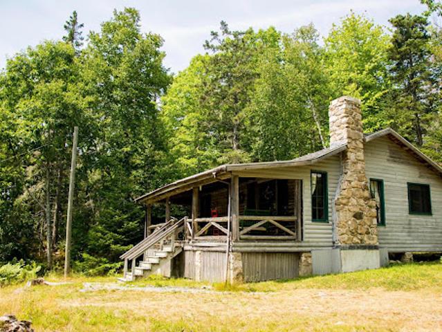 House for sale in Brooksville, Hancock County