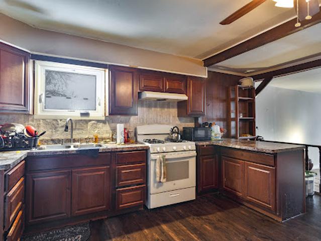 House for sale in Great Lakes, Illinois