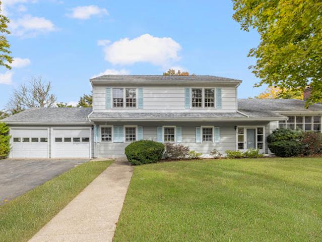 House for sale in Dartmouth, Bristol County