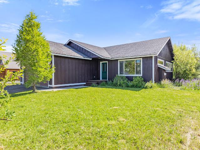 House for sale in Victor