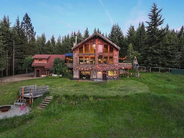 House for sale in White Salmon, Washington