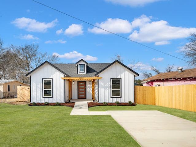 House for sale in Lytle, Texas