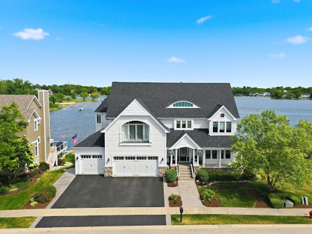 House for sale in Wauconda, Illinois