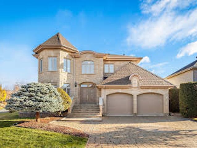 House for sale in Kirkland